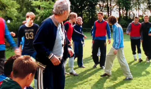 Peter Sattmann als Hausmeister Brenner und Trainer