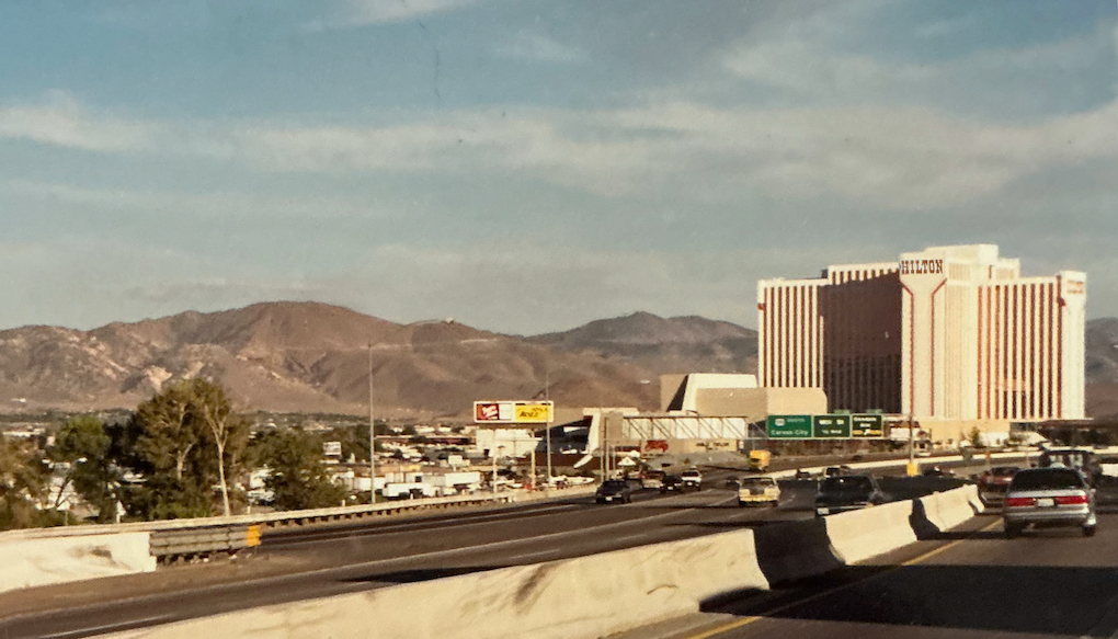 In der Ferne Reno mit dem Hilton Hotel